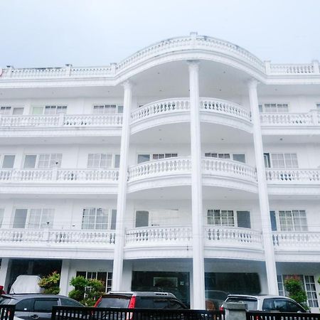 Oyo 696 Hasanah Guest House Syariah De Saphire Malang Zewnętrze zdjęcie