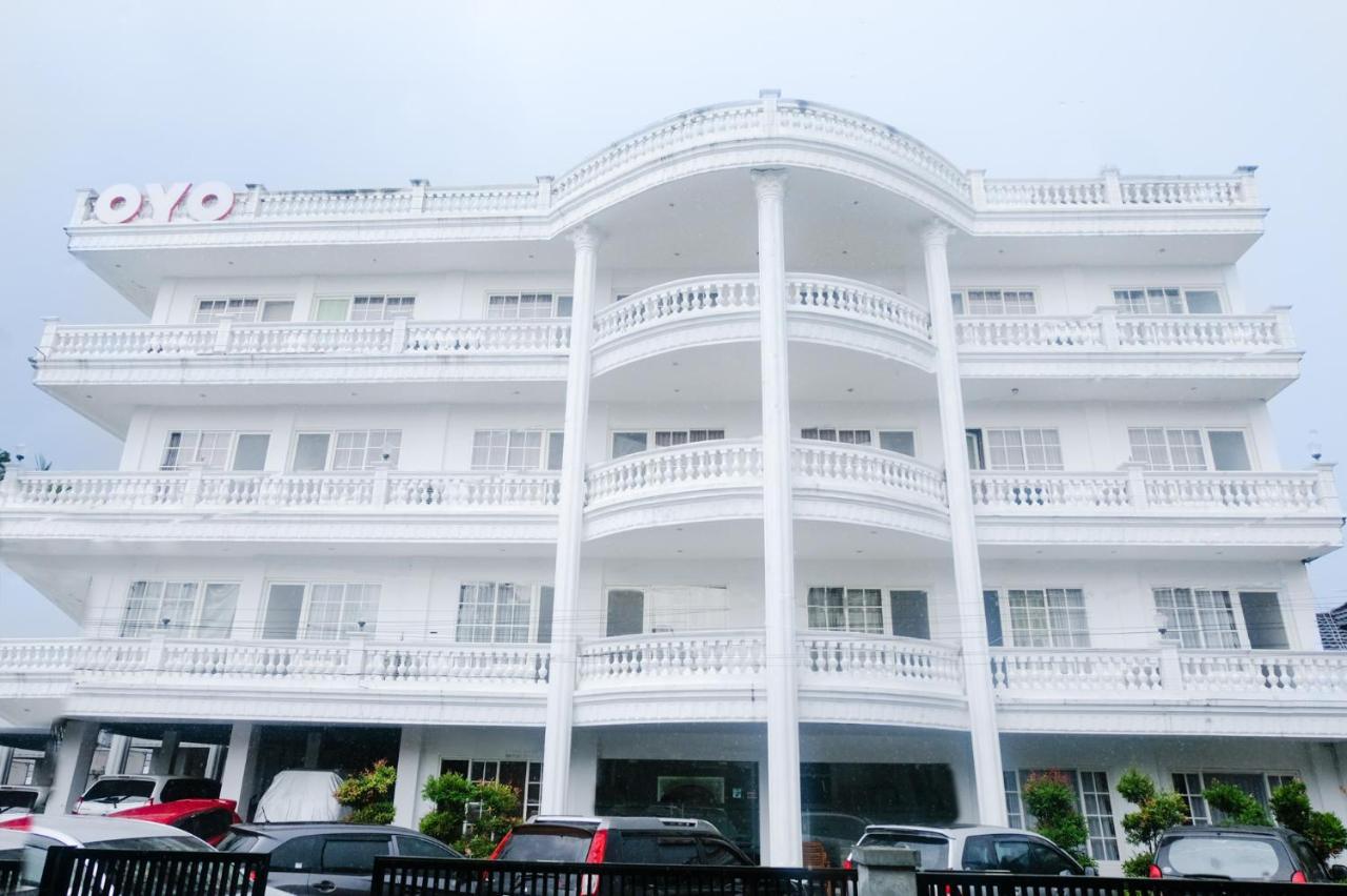 Oyo 696 Hasanah Guest House Syariah De Saphire Malang Zewnętrze zdjęcie