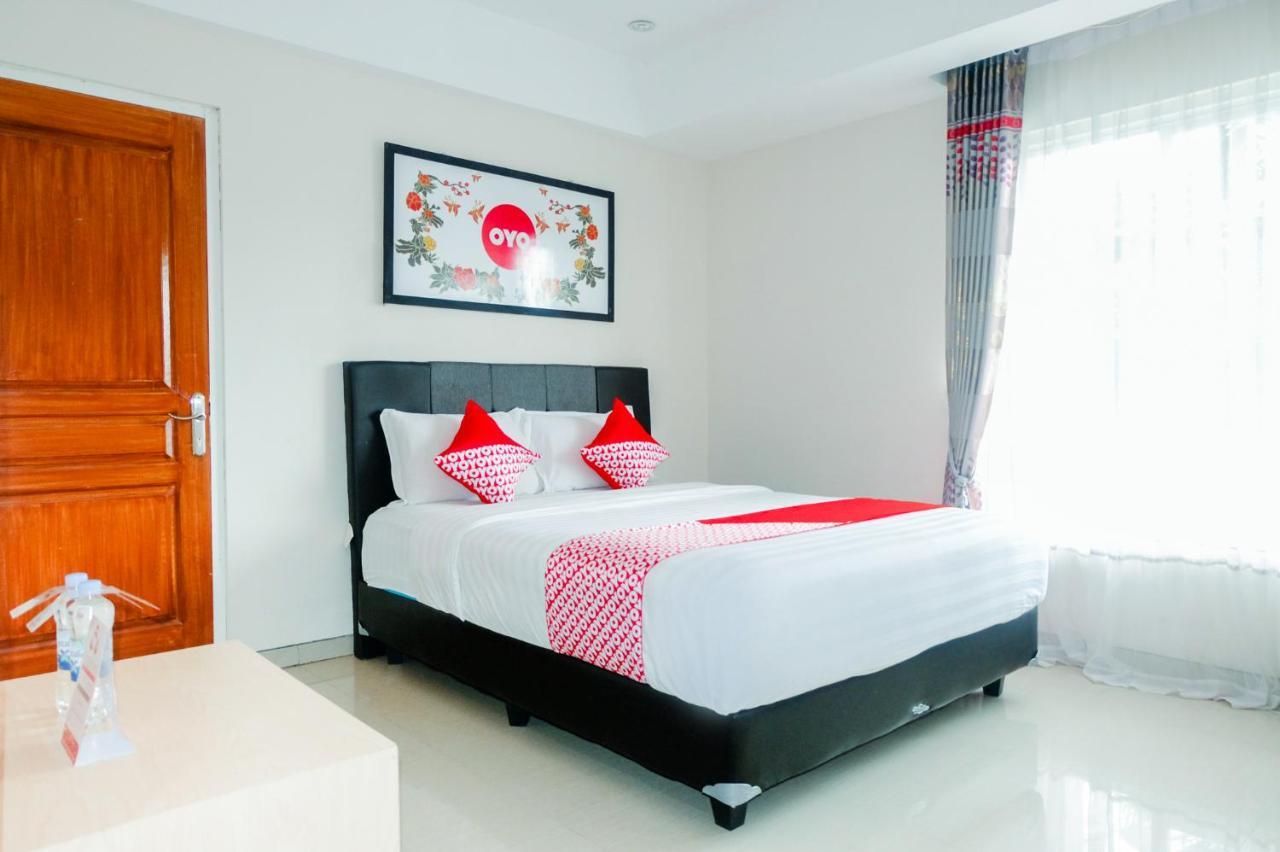 Oyo 696 Hasanah Guest House Syariah De Saphire Malang Zewnętrze zdjęcie