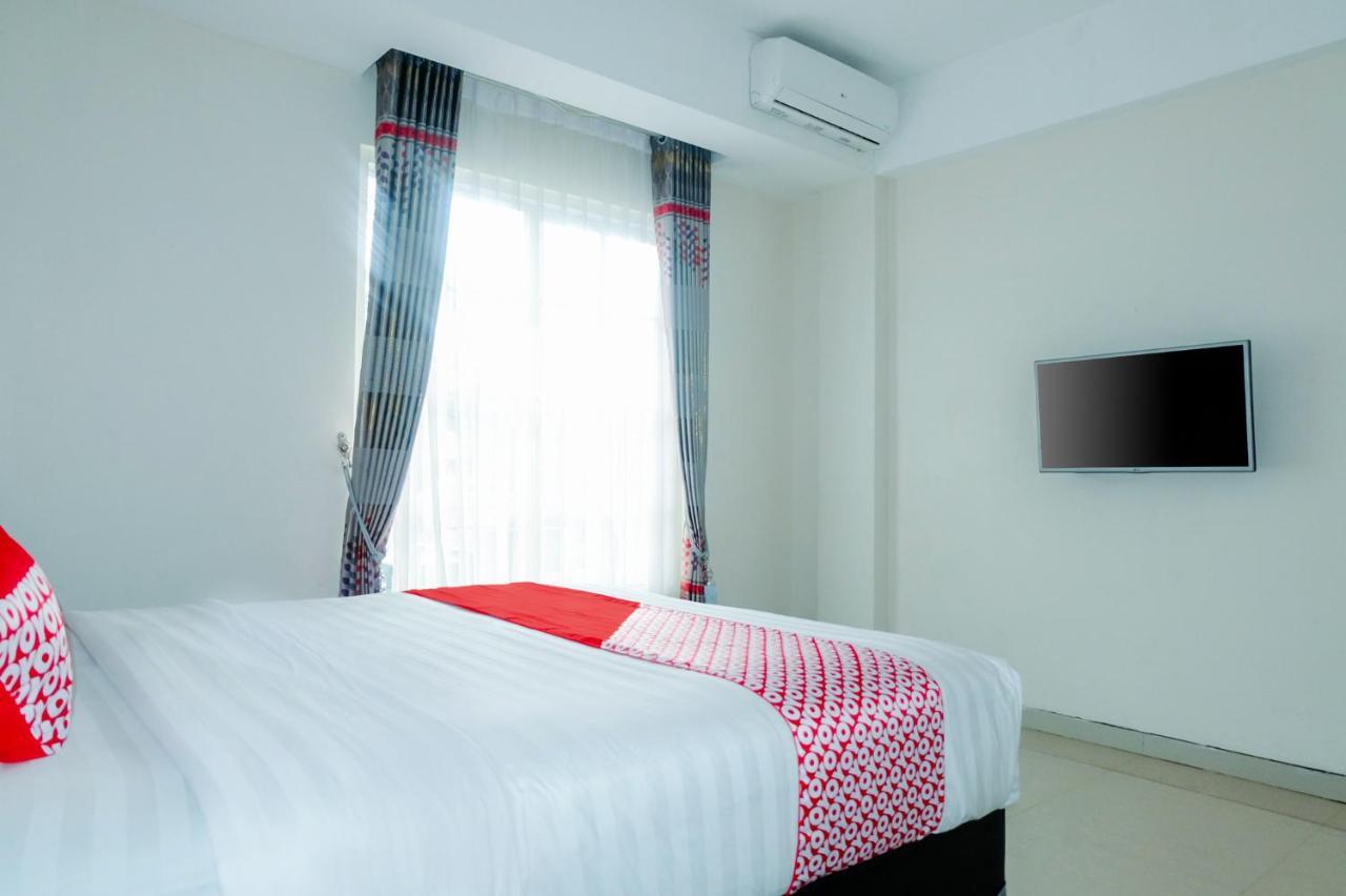 Oyo 696 Hasanah Guest House Syariah De Saphire Malang Zewnętrze zdjęcie