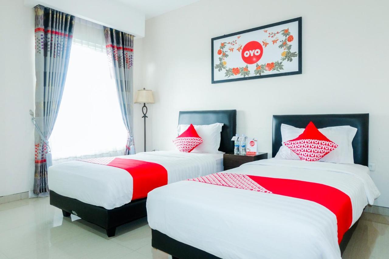 Oyo 696 Hasanah Guest House Syariah De Saphire Malang Zewnętrze zdjęcie