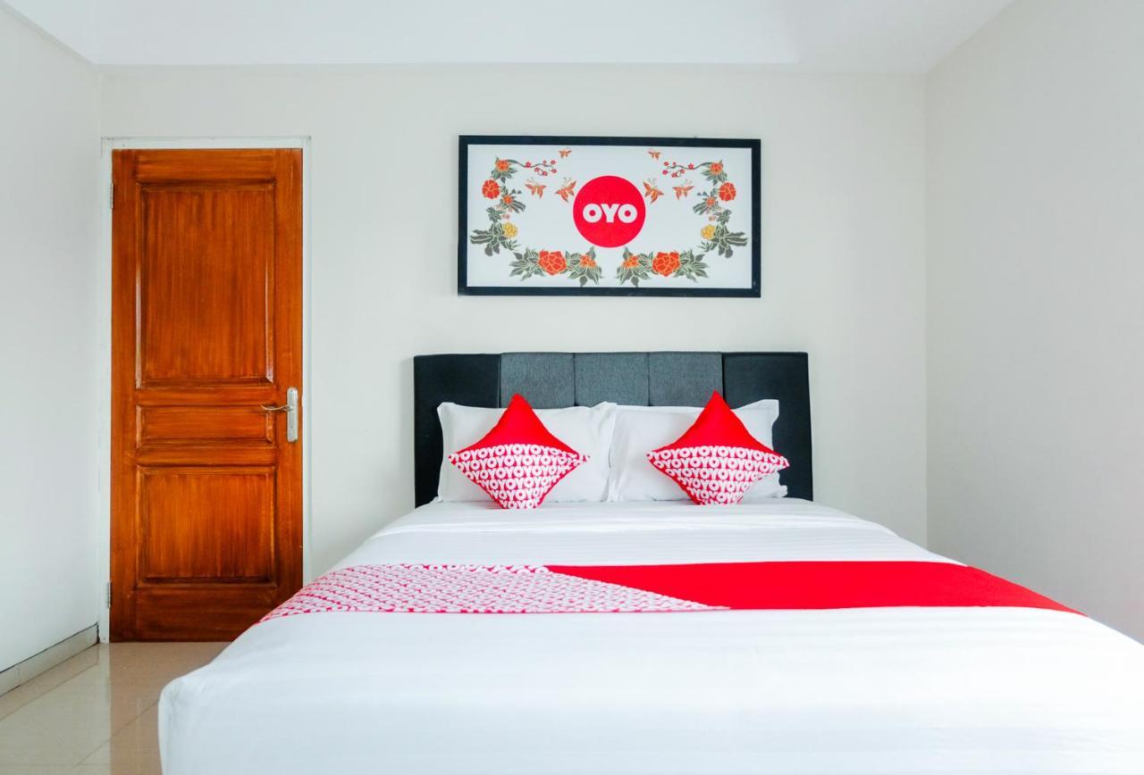 Oyo 696 Hasanah Guest House Syariah De Saphire Malang Zewnętrze zdjęcie