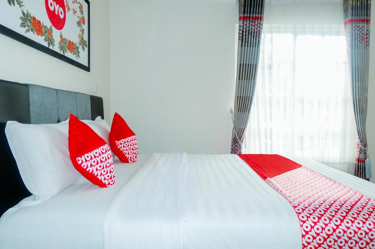 Oyo 696 Hasanah Guest House Syariah De Saphire Malang Zewnętrze zdjęcie