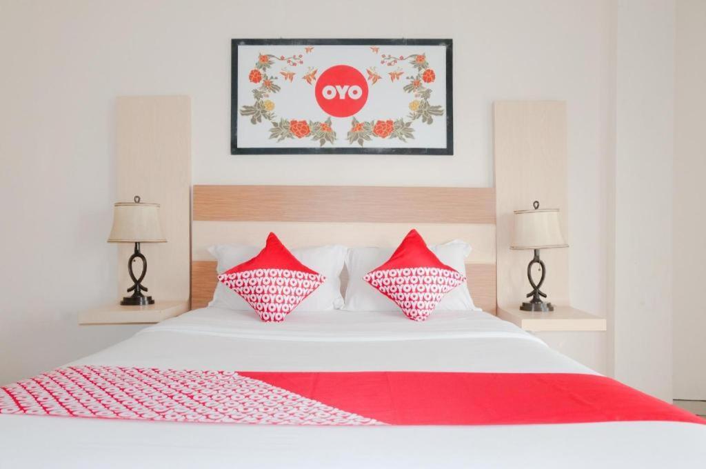 Oyo 696 Hasanah Guest House Syariah De Saphire Malang Zewnętrze zdjęcie