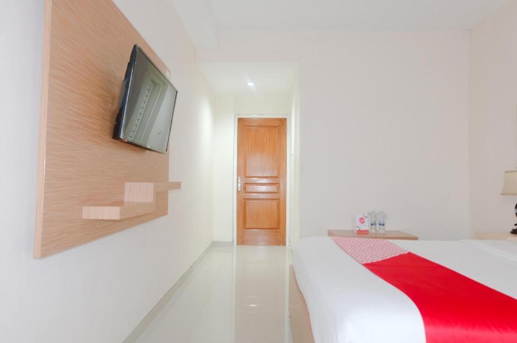 Oyo 696 Hasanah Guest House Syariah De Saphire Malang Zewnętrze zdjęcie