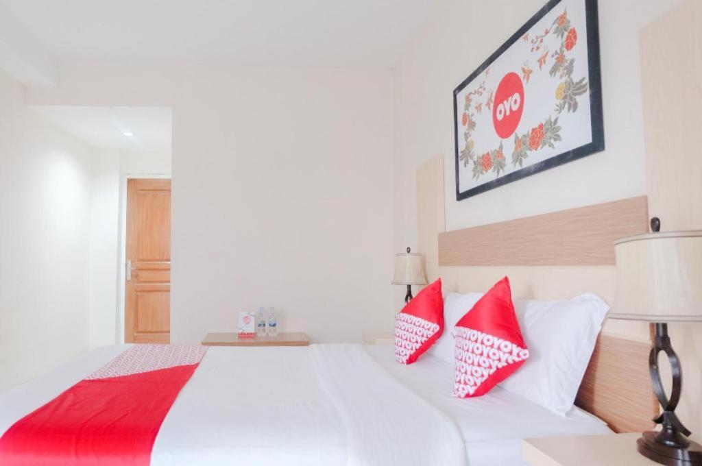 Oyo 696 Hasanah Guest House Syariah De Saphire Malang Zewnętrze zdjęcie
