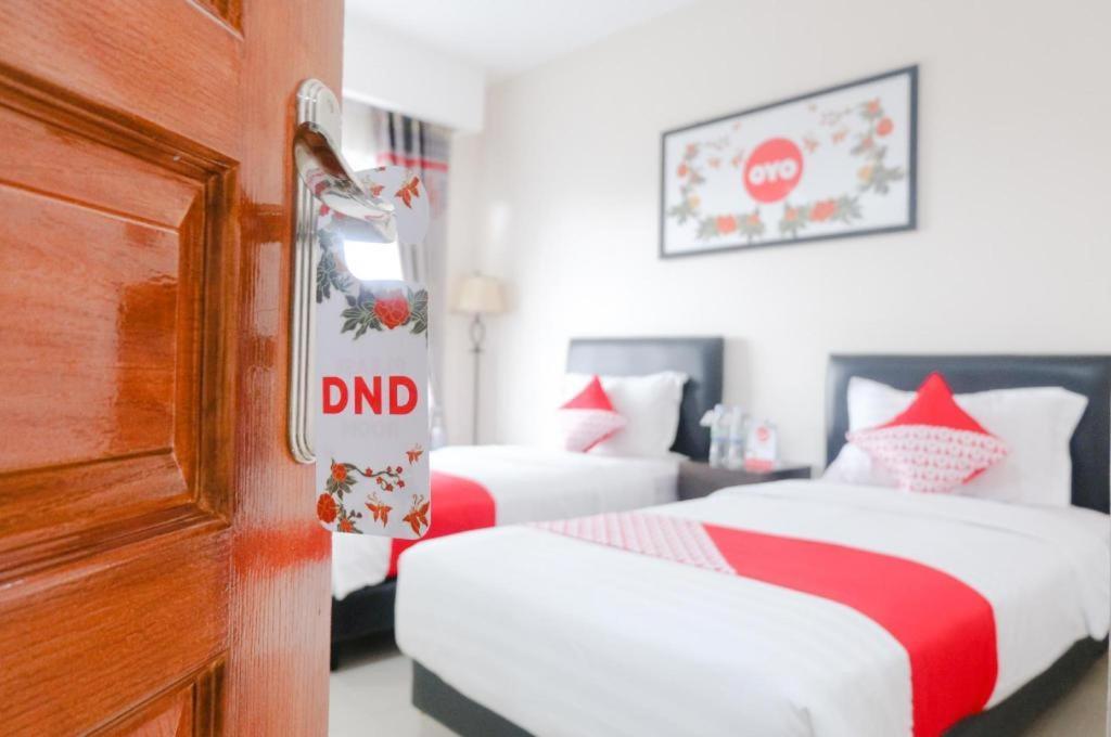Oyo 696 Hasanah Guest House Syariah De Saphire Malang Zewnętrze zdjęcie