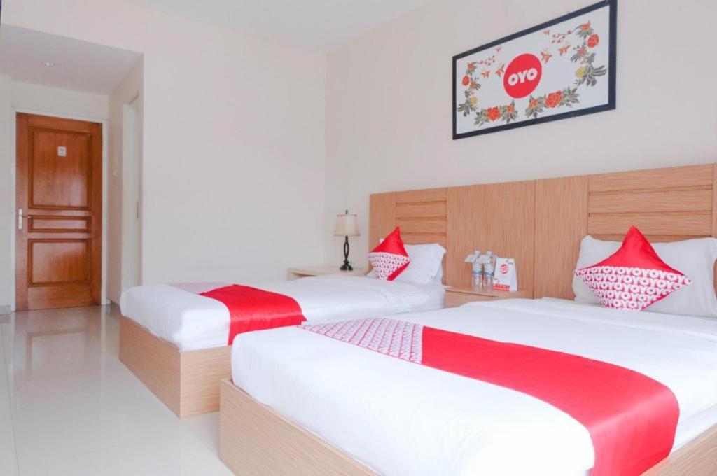 Oyo 696 Hasanah Guest House Syariah De Saphire Malang Zewnętrze zdjęcie