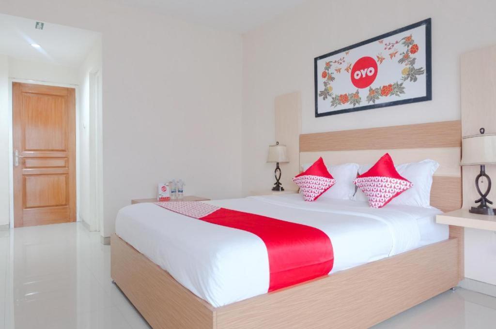 Oyo 696 Hasanah Guest House Syariah De Saphire Malang Zewnętrze zdjęcie